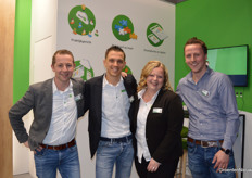 Jim werd bij een demo weggetrokken, want het Nitea-team ging op de foto. V.l.n.r. Raymond van den Berg, Jim Smits, Zoë Wesstein en Timothy van der Toorn